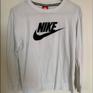 🖤 FINAL SALE Nike long sleeve tee